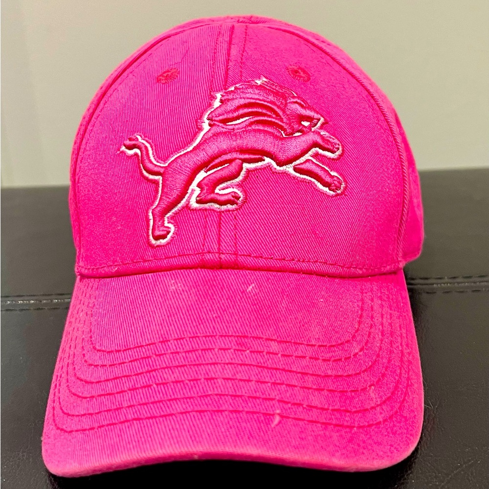 Kids size pink Detroit Lions hat. Barely worn. Excellent condition. NFL official